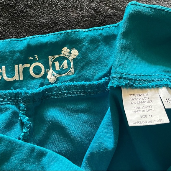 this is a teal pair of Euro brand size 14 pull on capris pants elastic waist - Picture 2 of 2